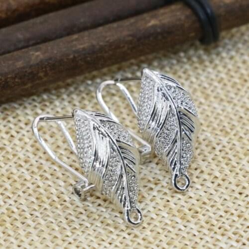 Fashion Lovely Leaves One Pair Stud Earrings for Women 11*22mm High Quality Silver-color New Arrival Gifts Jewelry B2833