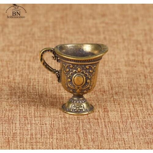 Antique Brass Palace Small Wine Glass Decorations Solid Bronze Carved Court Goblet Winecup Desktop Ornaments Keychain Pendants