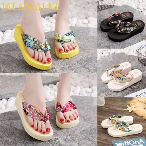 JALANJALKI Fashion Women Slipper Light Weight EVA Non-slip Ladies Shoes Flat Sole Flower Women Flip-flop Med Sole Outdoor Sandal