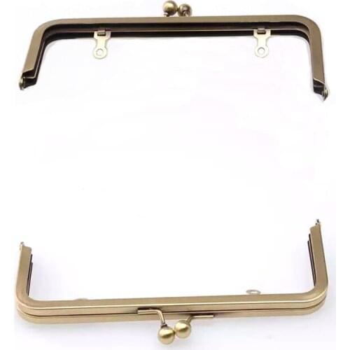 8 x 3 inches (20 x 7.5cm) Large Silver Clutch Frame with Chain Loops