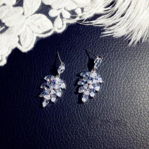 New Arriva Cutel Korean Earrings Bling Zircon Stone Stud Earrings for Women Fashion S925 Sterling Silver Color Jewelry