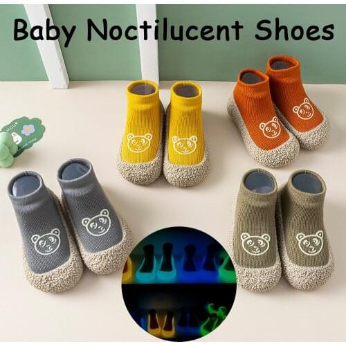 Baby Shoes Noctilucent Girls Sandals Baby Toddler Shoes First Walkers Crib Shoes Baby Moccasins baby footwear Baby Booties