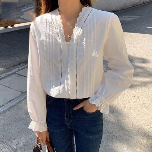 2021 Spring New Loose V-neck Womens Shirt Lace Pleated White Shirt Long Sleeve Ruffled Tops Female Cotton Blouse Women 13157