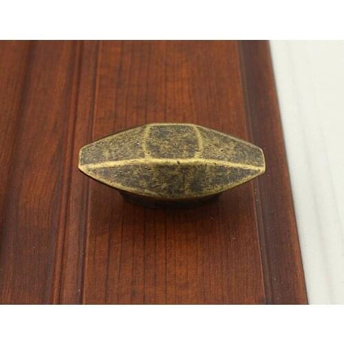 European Bronze Antique Cabinet Door Drawer Bookcase Wardrobe Cabinet Chinese Retro Furniture Handle(C.C.:16mm Length:57mm)