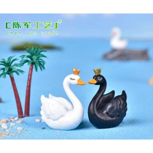 ZOCDOU 1 Piece Crown Swan Plastic Animal Small Statue Figurine Crafts Ornament Miniatures DIY