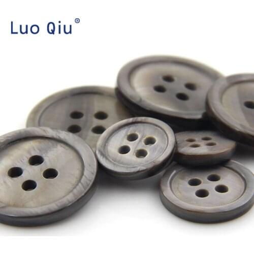 Luo Qiu Beautiful Buttons