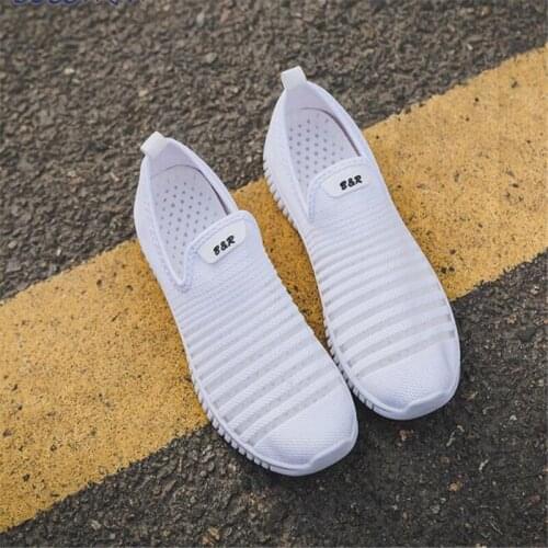 New style womens sneakers fashionable mesh surface flying woven flat-bottom non-slip lightweight and comfortable casual shoes