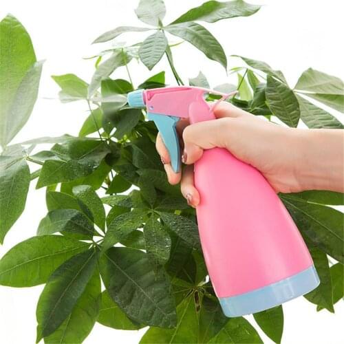 500ml Multifunctional Hand-held Manual Watering Bottle Water Sprayer For Irriagtion