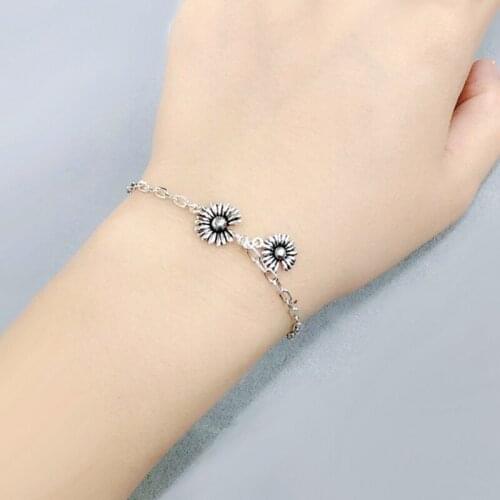 Small Daisy Bracelet Women Alloy Adjustable Chain Bracelet For Women Girls Fashion Jewelry Dropship