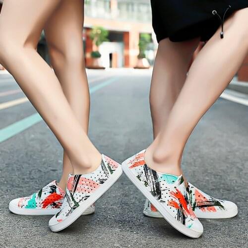 FIXSYS Fashion Couple Sandals Graffiti Man Slippers Summer Hollow Breathable Beach Shoes Men Woman Slides Outdoor Water Slippers