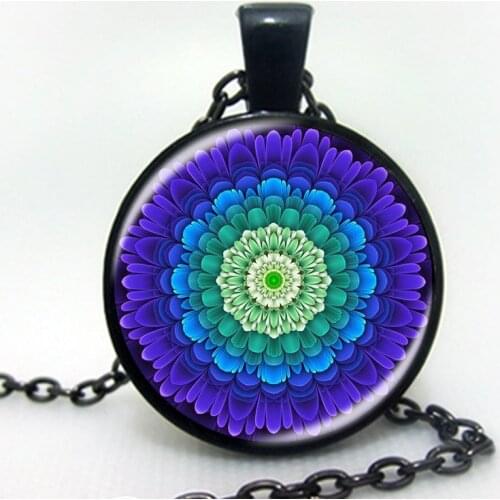 Hot sale spiritual amulet sacred geometry necklace green mandala flower glass cabochon necklace women best gift