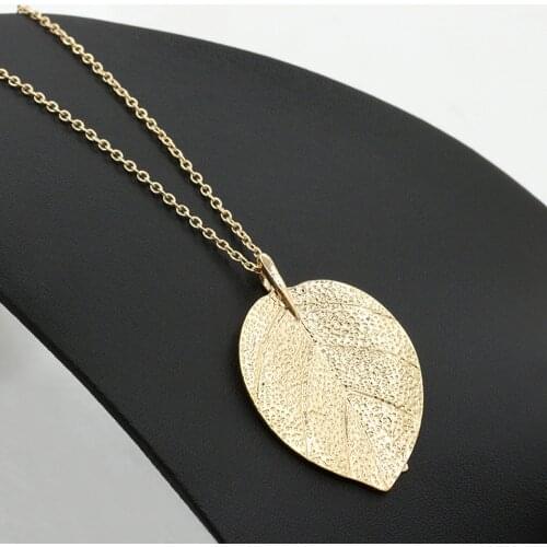 Noble Retro Sweater Chain Leaves Metal Gold Color Leaf Pendant Statement Necklace for Women Lady Female Girl Girlfriend