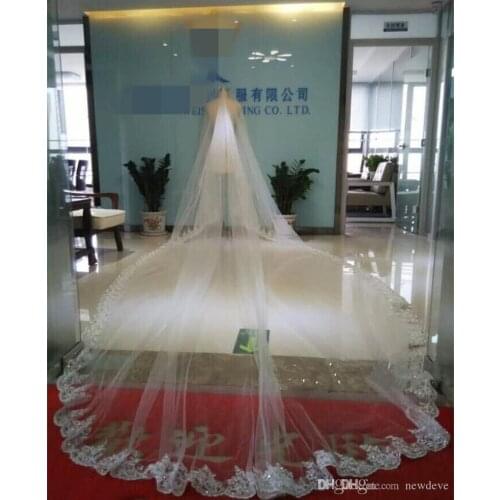 Gleaming Bridal Veils Crystals Beaded Cathedral Appliques Lace Edge One Layers With Comb Attached Custom Made Wedding Veils