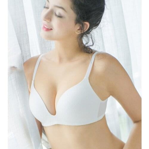 2019 Thin Section Breathable No Trace No Steel Ring Gathered Mesh Lace Bra