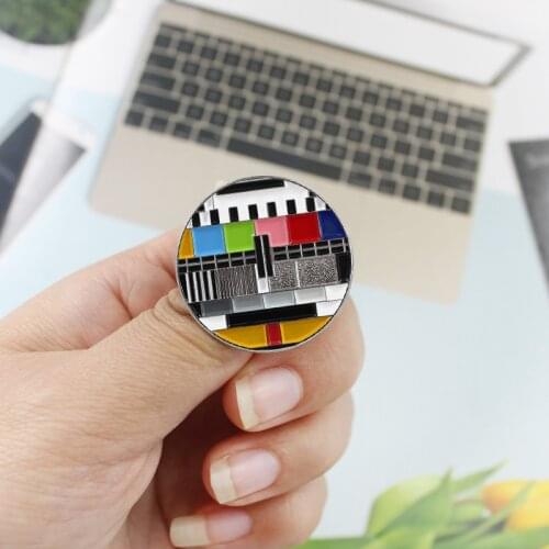 No Signal Enamel Pin TV Screen Brooches for Shirt Lapel Bag Creative Badge Funny Jewelry Gift for Kids Friends