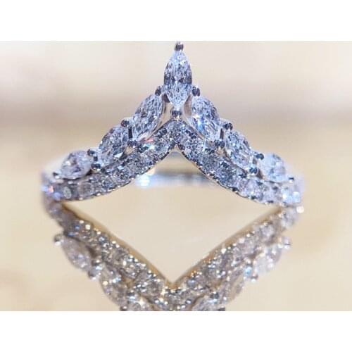 Huitan Fancy Female Ring V-shaped Design Fashion Contracted Style Dazzling Cubic Zirconia High Quality Luxury Jewelry for Women