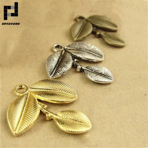 BASEHOME 20pcs/lot 27x23mm Leaf Pendant Charms Vintage Antique Leaf Jewelry Findings for DIY Fashion Necklace Accessories