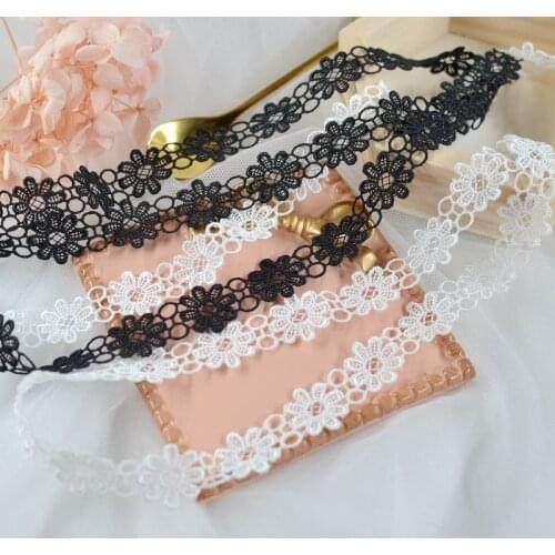 4Meters/lot 2.2cm wide Black white small flower embroidery lace trim Doll necklace accessories W141