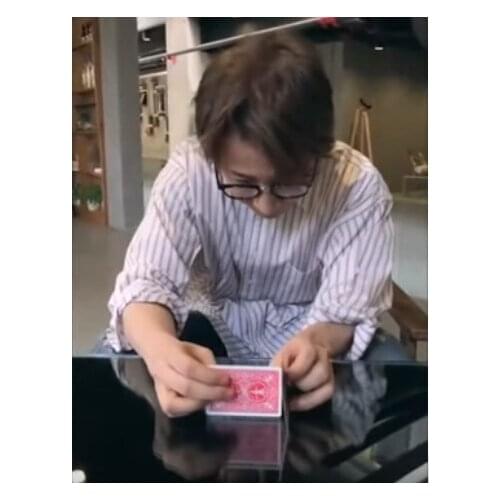 Incredible Balance by Lu Chen Card Magic Tricks Illusions Close up Magic Props Gimmick Street Magic Easy To Do Mentalism