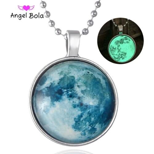 Halloween Hot Sale Retro Moonlight Luminous Moon Necklace Ladies Luxury Jewelry Cabochon Lunar Pendant Fluorescent Lamp