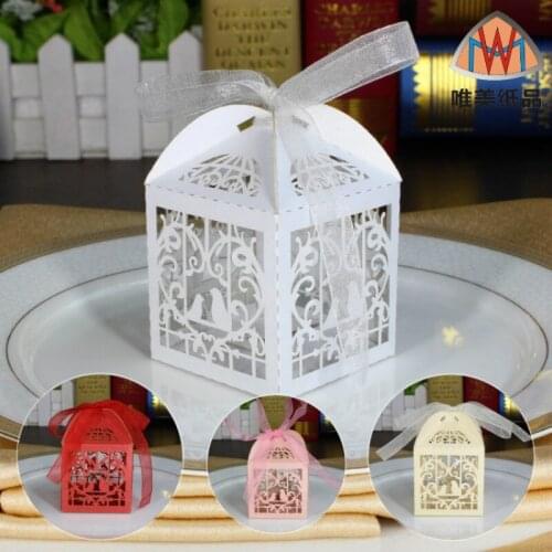 50Pcs Romantic Wedding Hollow Wedding Party Candy Box Favor Ribbon Gift Candy Boxes Pearl Paper Bridal Gift Cases Supplie8ZSH116