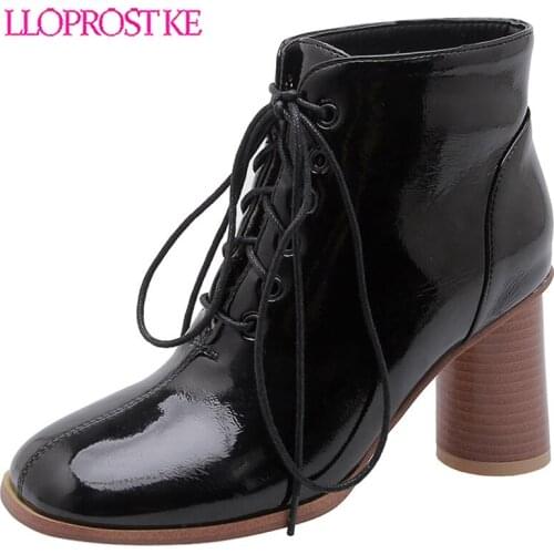 Lloprost ke 2020 Lace Up Thick High Heel Patent Leather Fashion Women Ankle Boots Casual Round Toe Warm Fur Winter Shoes H557