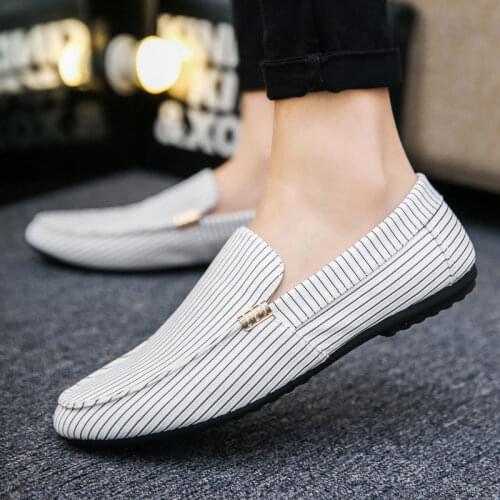 2021 Fashion Mens New Casual Board Shoes Soft Sole Soft Surface Youth Trend British Peas Mens Shoes Breathable Lazy Shoes