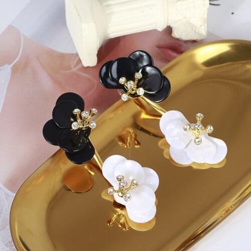 Personality Contrasting Color Resin Flower Long Asymmetrical Earrings