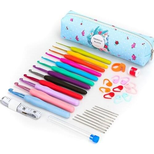 Soft Handle Crochet Hooks Kit Yarn Knitting Needles Sewing Tools Ergonomic Grip Set Crochet with Storage Bag