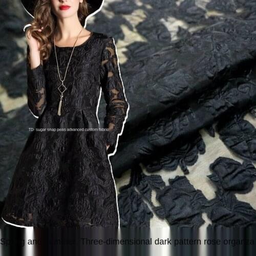 Elegant three-dimensional embossed rose-dyed jacquard organza fabric, sewing fabric factory shop is not out of stock