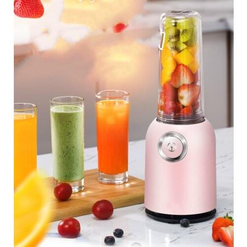 Juicers Mini portable juicer USES small students to fry fruit juice cups NEW
