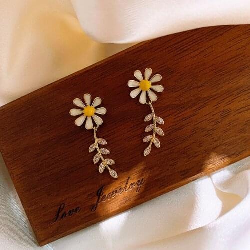 XIYANIKE Rhinestone Leaf An Entire Flower Earrings 2020 Golden Plant Long Stud Earrings Cute Jewelry Party Accessories Women