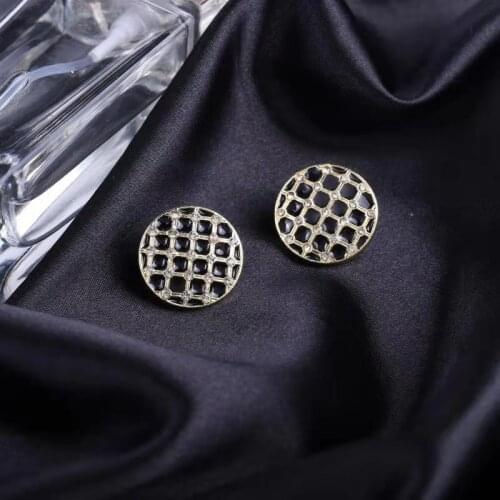 Female Black White Round Stud Earrings Vintage Gold Color Wedding Jewelry Contracted White Drops of oil Stone Earrings For Women