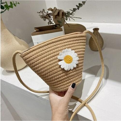 Summer Beach Bag Elegant Daisy Flower Handwoven Crossbody Purse Small Bucket Bag for Women