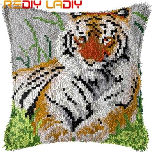 Latch Hook Cushion King of Tigger Pillow Case Printed Color Canvas Acrylic Yarn Latched Hook Pillow Crochet Cushion Cover Kits