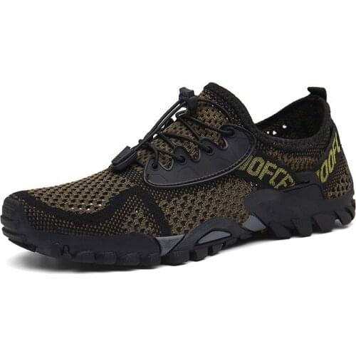 Outdoor River Tracing Shoes Fly Weave Breathable Couples Hiking Shoes Men and Women Hollow Hiking River Tracing Shoes Large Size