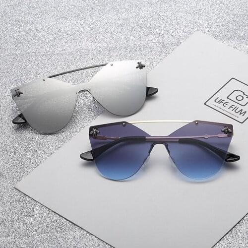 Oversized Metal Gradient Rimless Vintage Sunglasses Cat Eye With Bee UV400 Glasses Women