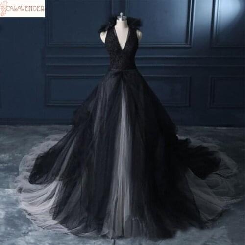 Lace Tulle Black and White Wedding Dress Ball Gown Deep Halter Appliques Bride Dress 2020 with Court Train robe mariage femme