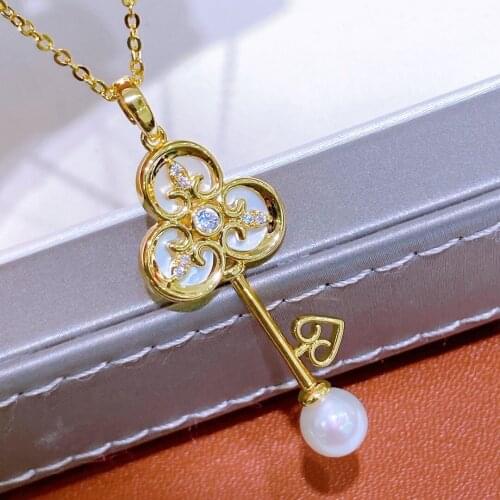 Natural Seawater Shell Key Design With Freshwater Pearls Pendant Charm Chain Jewelry Women Gifts