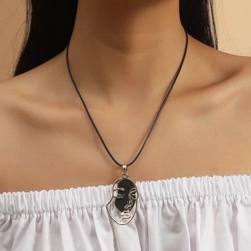 2021 Simple Abstract Portrait Face Pattern Necklace for Women Dark Hip Hop Tide Brand Hollow Metal Face Pendant Necklace New