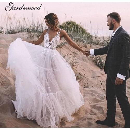 Simple V Neck Boho Wedding Dresses 2020 Tiered Tulle Skirt A Line Bridal Gowns Lace Appliques Wedding Gowns