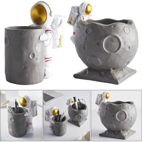 Pen Holder Pencil Cup Astronaut Figurines Spaceman Statue Resin Desktop Decor Table Mini Sculpture Pens Brushes Pencil Cup Pot
