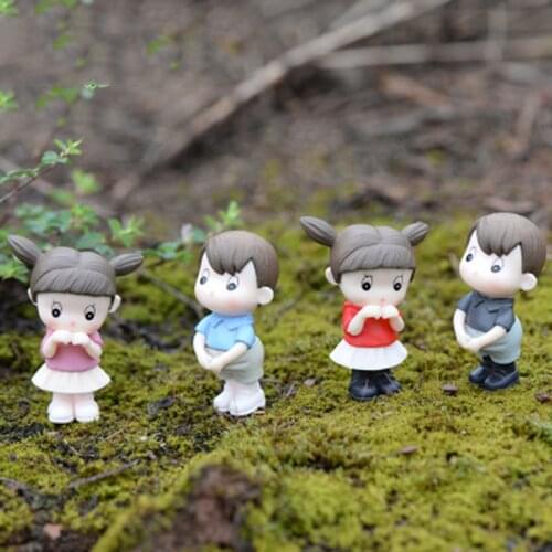 ZOCDOU 2 Pieces Cartoon Young Boy Girl Student Son Daughter Marry Family Model Small Statue Figurine Crafts Ornament Miniatures
