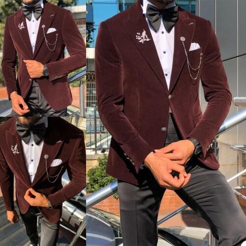 Burgundy Velvet Men Tuxedos Vintage Peaked Lapel Two Buttons Blazer Wedding Groomsmen Party Metro Jacket 1 Piece