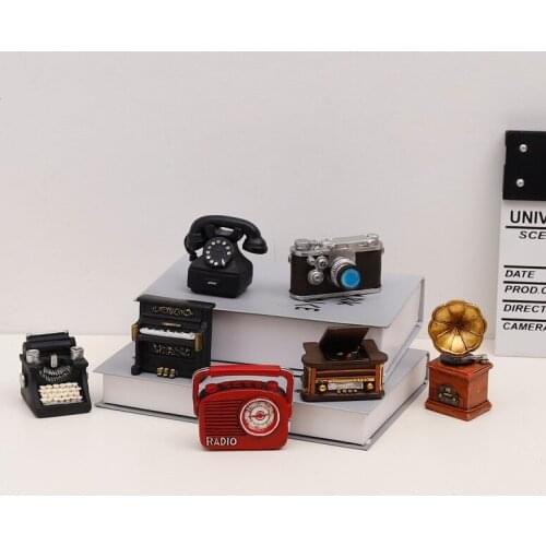 European Retro Nostalgia Mini Small Ornaments Creative Resin Telephone Camera Redio Piano Miniatures Living Area Decorations