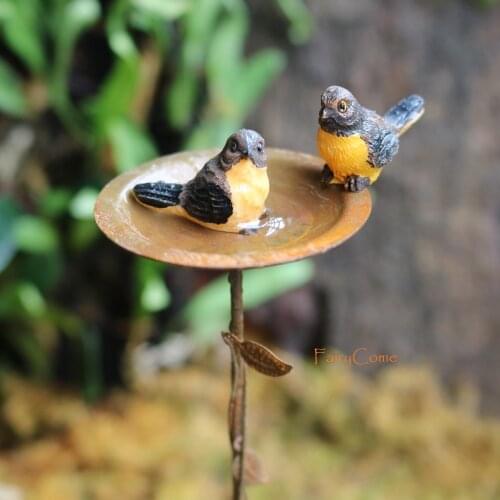 Miniature Rusty Bird Bath Feeder with 2 Birds Mini Garden Metal Craft Birdbath Fairy Garden Outdoor Decor Accessories Supplies