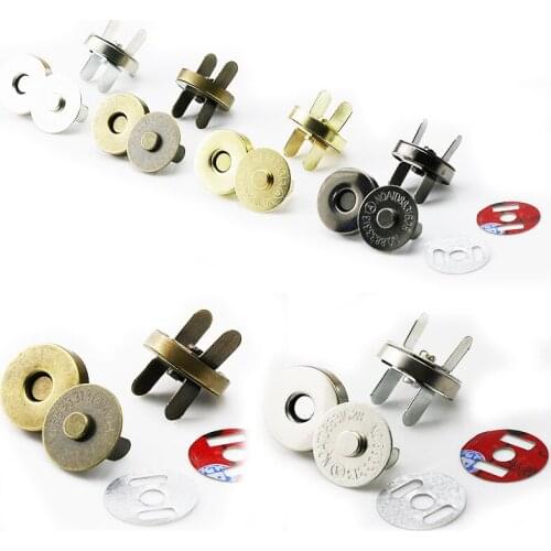 Louy's Moment Gold Buttons