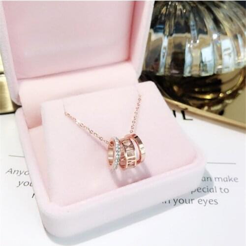 YUN RUO Rose Gold Color Roman Number Circles Pendant Necklace Accessory Titanium Steel Jewelry Woman Gift Not Fade Drop Shipping