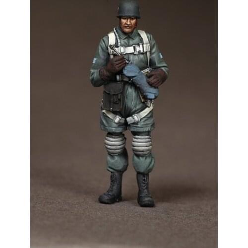 1/35 Resin Figure Model kits 2 figures Unassambled Unpainted C706