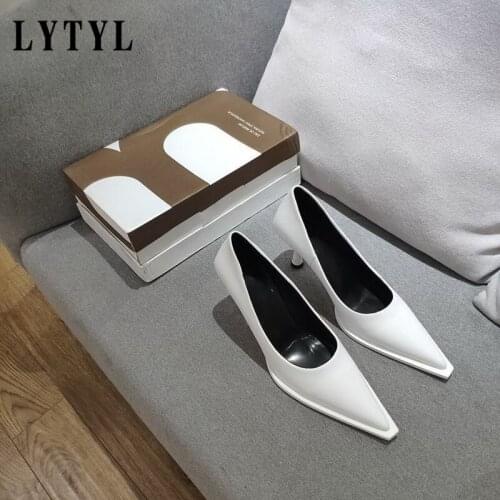 2021 NEW Womens Shoes LEATHER Woman High Heels Pointed toe Women Pumps for Fashion Office Lady Slip on Sock Free White Black